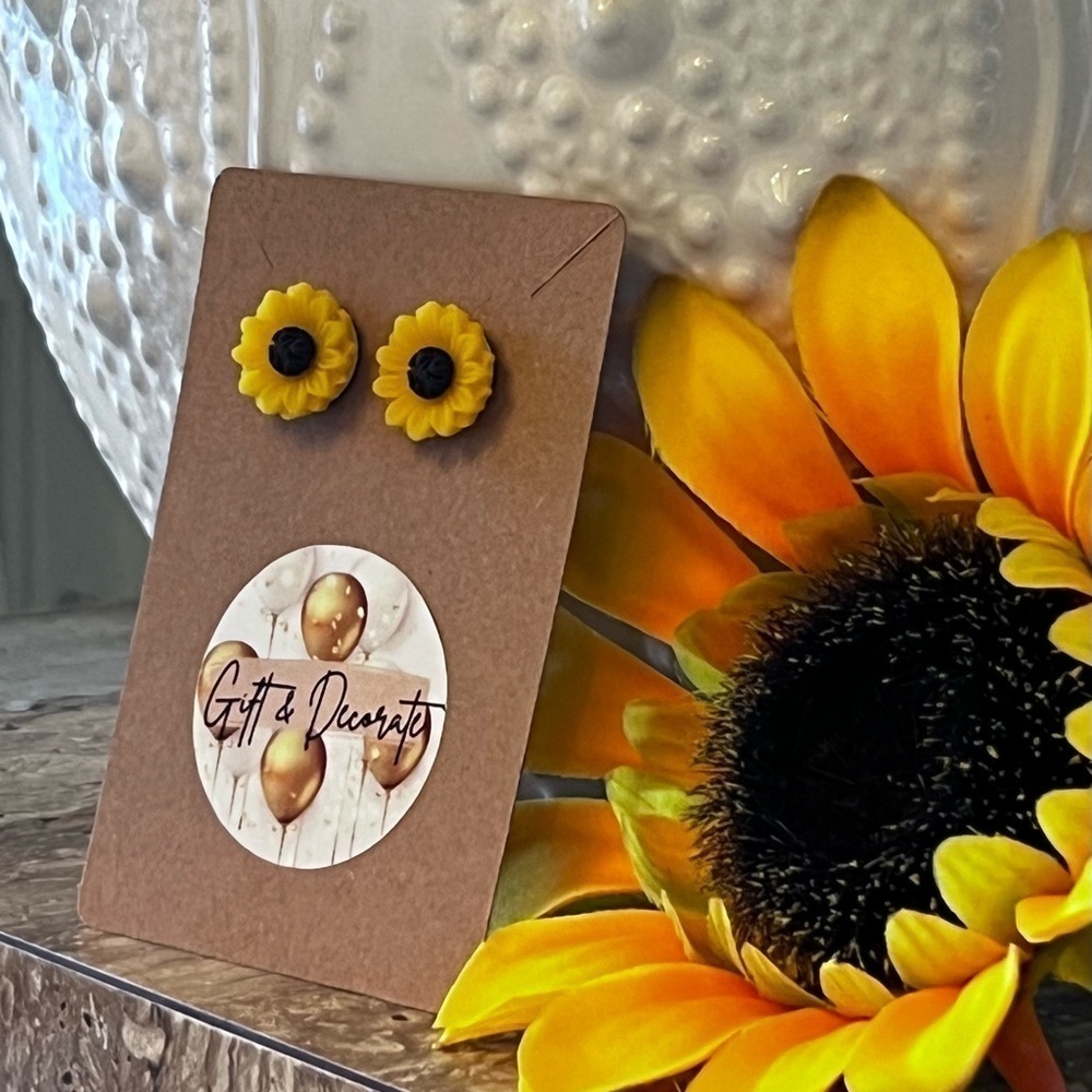 Sunflower Stud Earrings - NWT - Picture 3 of 7